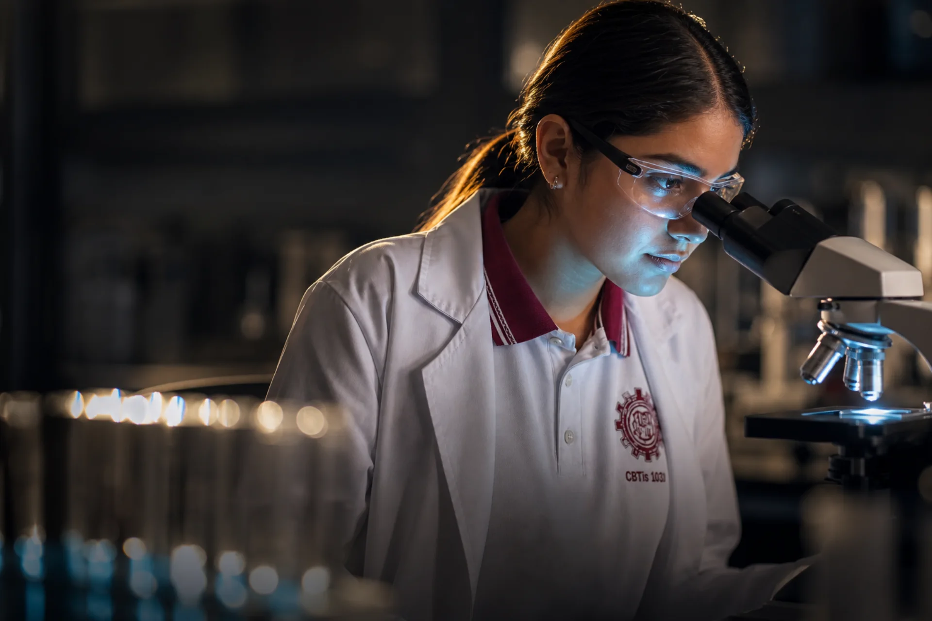 Estudiantes de Laboratorista Clínico en el CBTIS 103