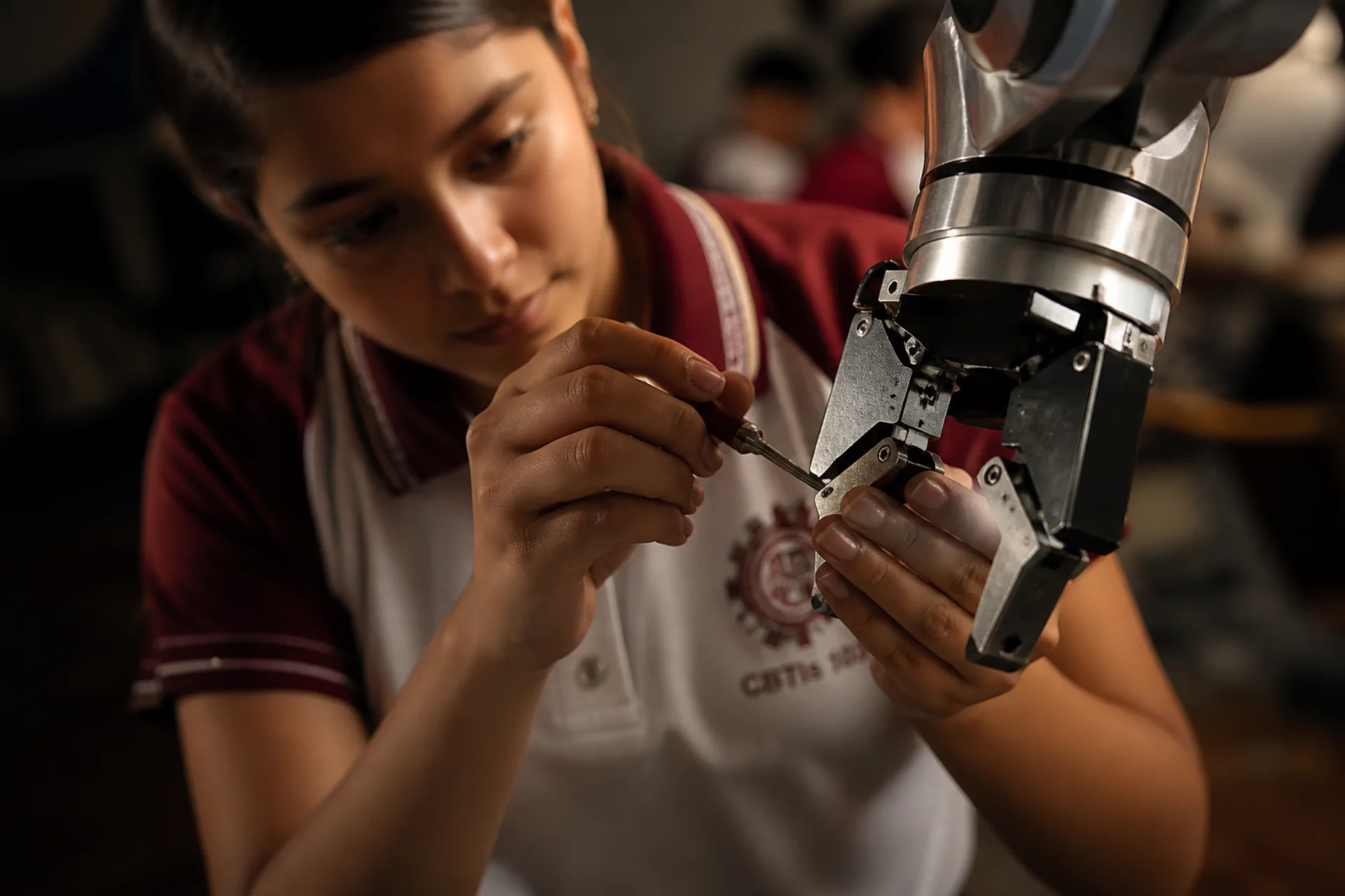 Estudiantes de Robótica y Automatización en el CBTIS 103