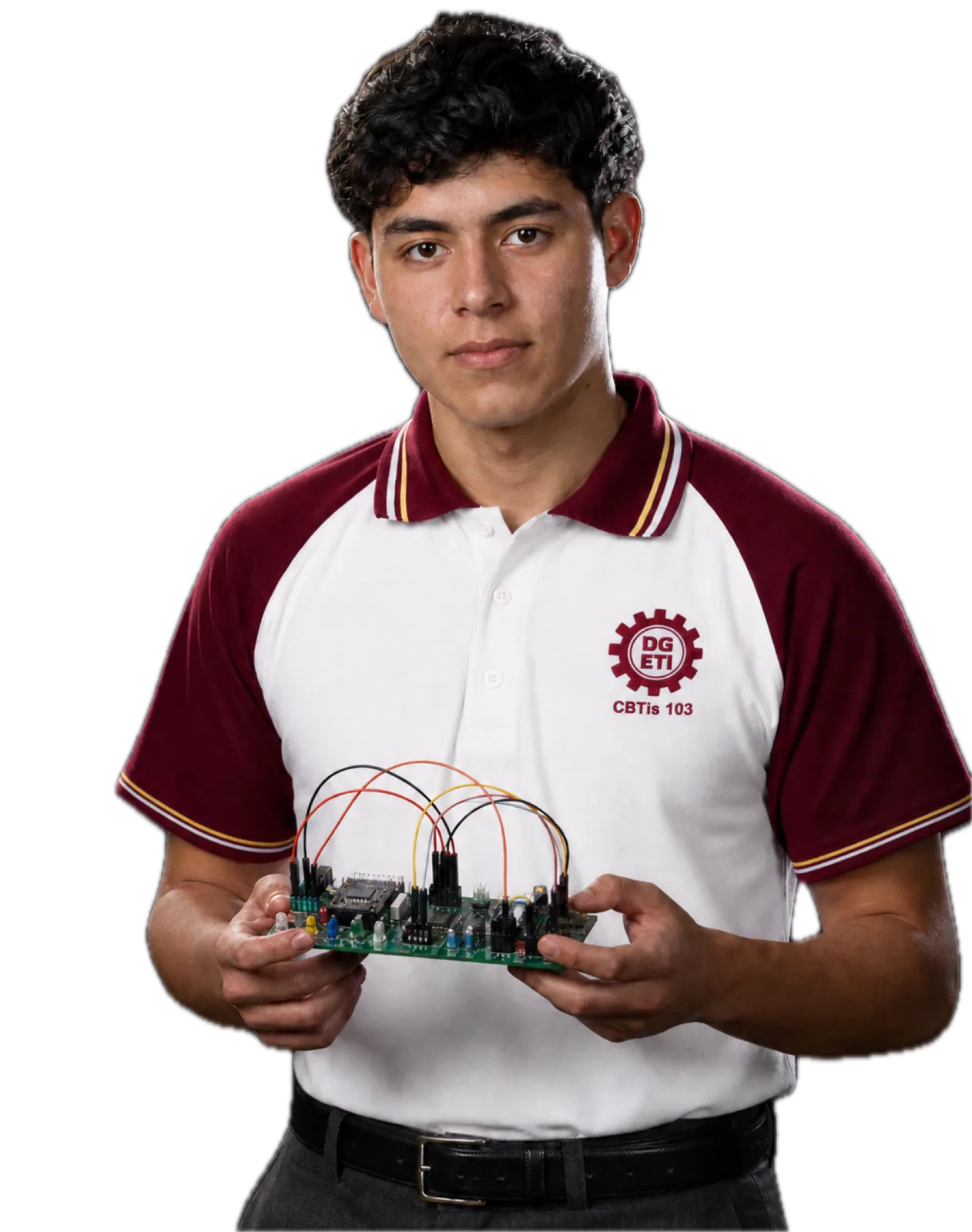 Alumno del CBTIS 103 sosteniendo una placa de circuito